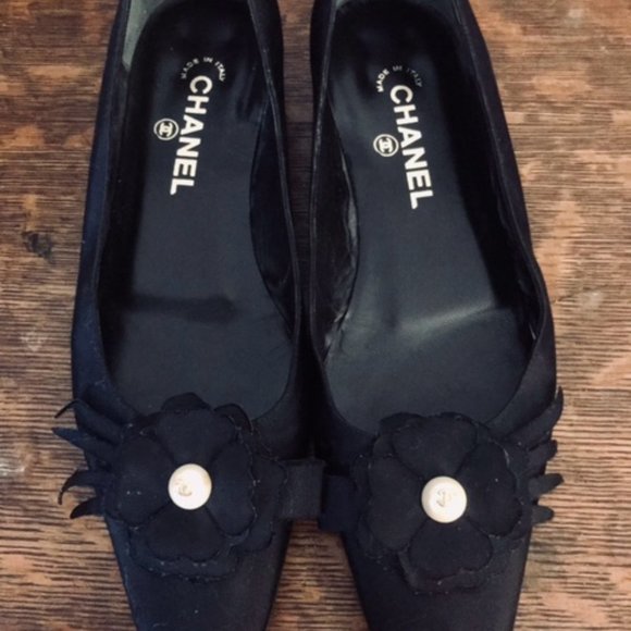 CHANEL SILK CAMELLIA PEARL CC FLATS sz 39 US 8 - Picture 8 of 8